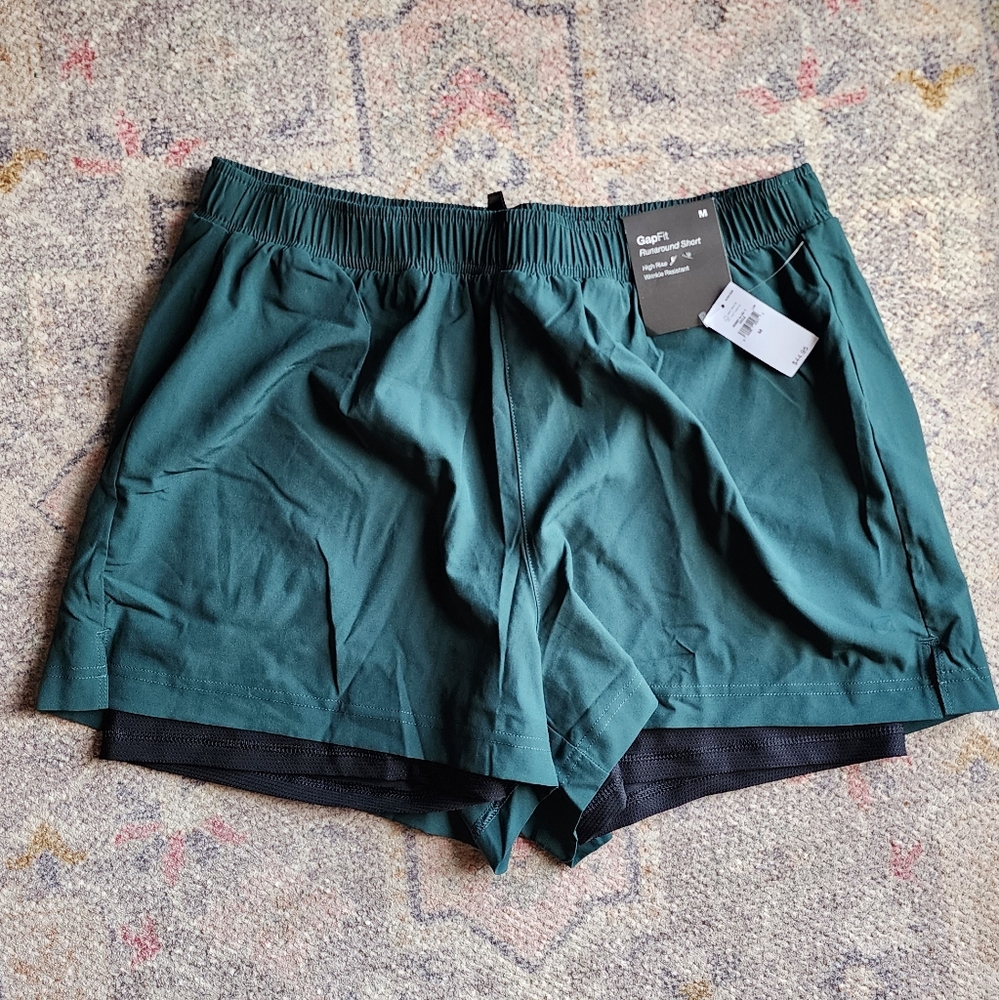 GapFit runaround short, High rise